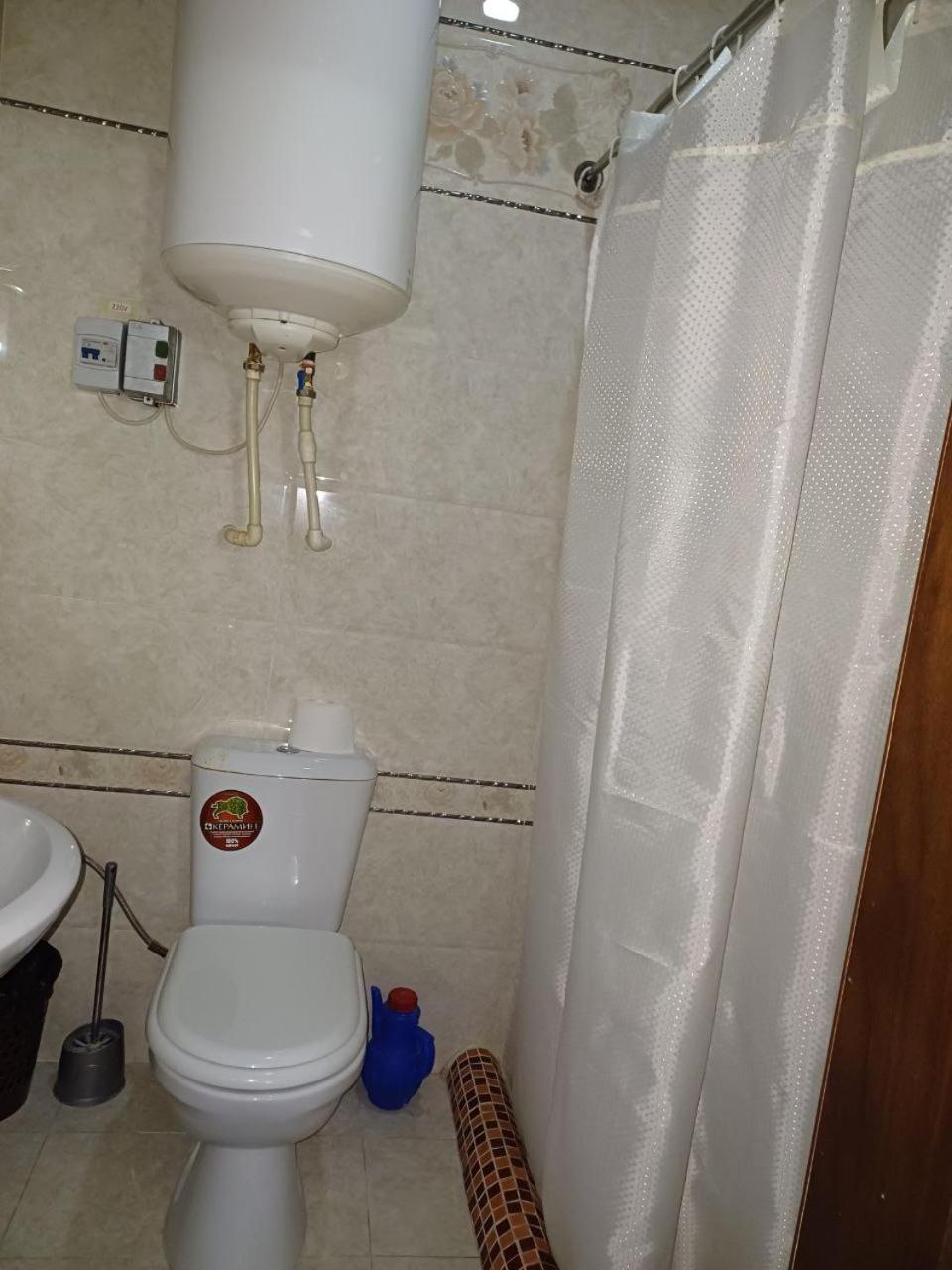 Maximum Hotel Навони Екстериор снимка