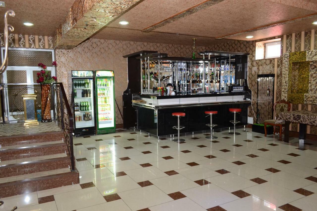 Maximum Hotel Навони Екстериор снимка